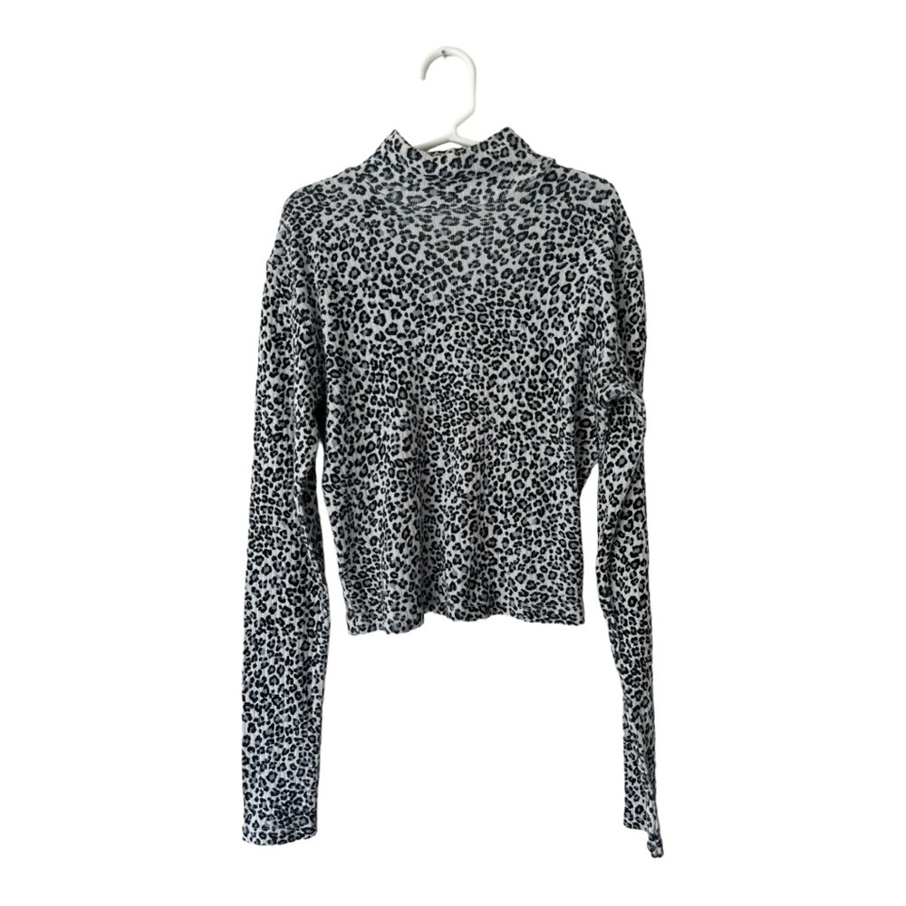 Brandy Melville Blue Cheetah Print Cropped Turtle Neck